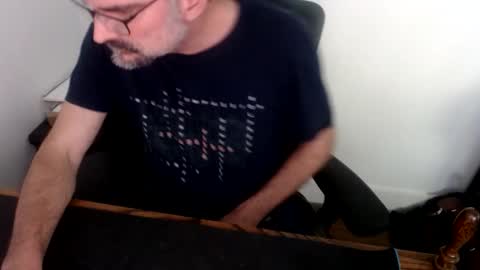 lreed090 online show from 05/09/26, 08:58