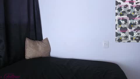 Lucia online show from 03/02/25, 01:04