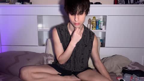 Snapshot of luan2006lovecarti chatting on 11/01/25, 03:08 luan online show from 11/01/25, 03:08