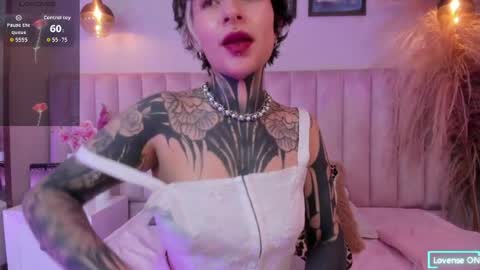 luana_fiore online show from 04/07/26, 12:38