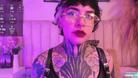 luana_fiore online show from 04/12/26, 12:21