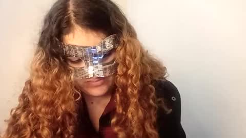 luanapowerful online show from 10/26/25, 02:50