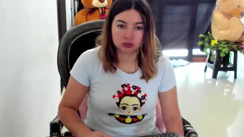 luara__01__lecat_1 online show from 01/18/26, 03:27