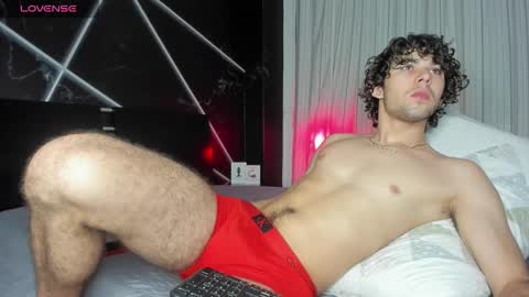 Luca Ferrer online show from 10/21/25, 02:23