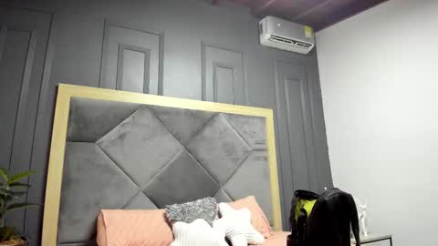 luca_morettii online show from 11/26/25, 12:06