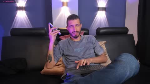 Snapshot of lucas4me chatting on 02/10/26, 04:49 Lucas online show from 02/10/26, 04:49