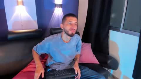 Snapshot of lucas4me chatting on 02/19/26, 12:28 Lucas online show from 02/19/26, 12:28