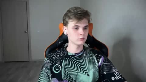 Lucas Gill online show from 12/27/24, 05:26