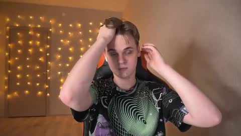 Lucas Gill online show from 01/12/25, 03:14