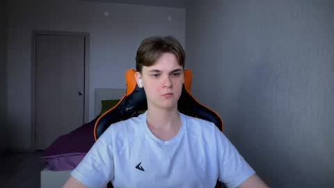 Lucas Gill online show from 03/03/25, 03:41