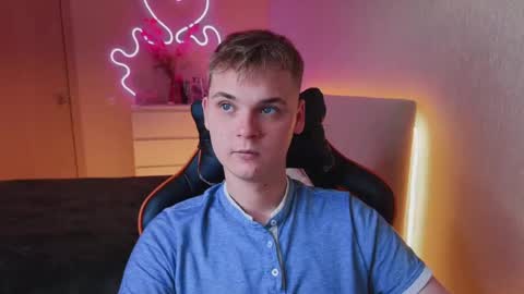 Lucas Gill online show from 09/10/25, 02:44