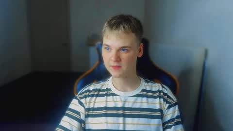 Lucas Gill online show from 09/19/25, 02:24