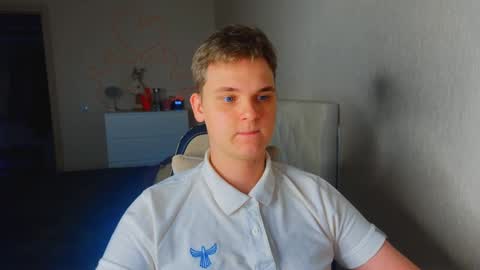 Lucas Gill online show from 12/15/25, 05:23