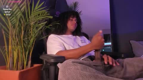   online show from 10/22/25, 02:17