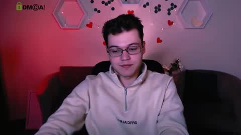 Snapshot of lucas_long_ chatting on 10/07/25, 07:11 lucas_long_ online show from 10/07/25, 07:11