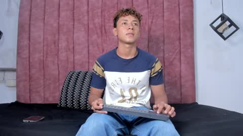 Snapshot of lucas_tease chatting on 04/08/26, 05:35 lucas_tease online show from 04/08/26, 05:35