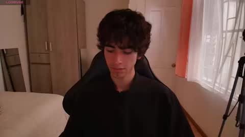 Snapshot of lucas_xo chatting on 09/18/25, 09:50 lucas_xo online show from 09/18/25, 09:50