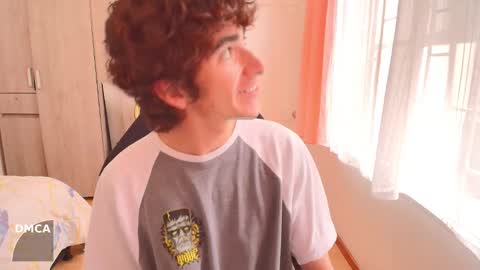 Snapshot of lucas_xo chatting on 09/25/25, 04:32 lucas_xo online show from 09/25/25, 04:32