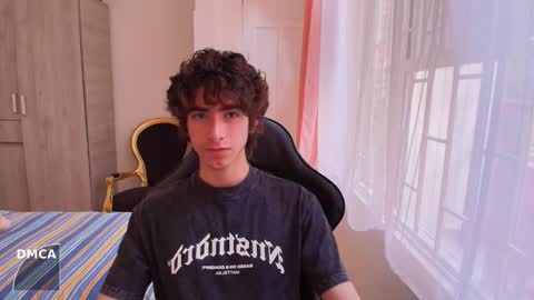 Snapshot of lucas_xo chatting on 10/01/25, 08:37 lucas_xo online show from 10/01/25, 08:37