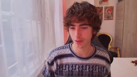 Snapshot of lucas_xo chatting on 10/13/25, 06:19 lucas_xo online show from 10/13/25, 06:19