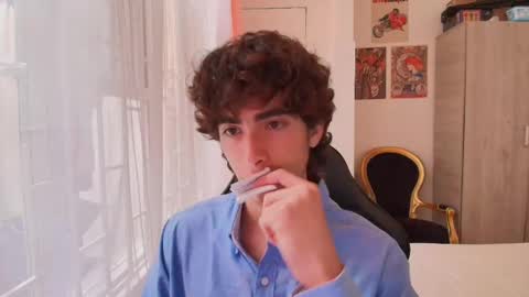 Snapshot of lucas_xo chatting on 10/14/25, 07:03 lucas_xo online show from 10/14/25, 07:03