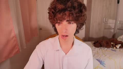 Snapshot of lucas_xo chatting on 11/07/25, 01:27 lucas_xo online show from 11/07/25, 01:27