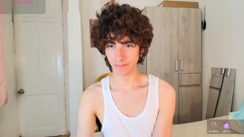 Snapshot of lucas_xo chatting on 11/16/25, 04:07 lucas_xo online show from 11/16/25, 04:07