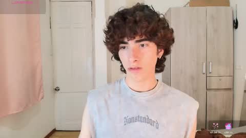 Snapshot of lucas_xo chatting on 11/21/25, 03:38 lucas_xo online show from 11/21/25, 03:38