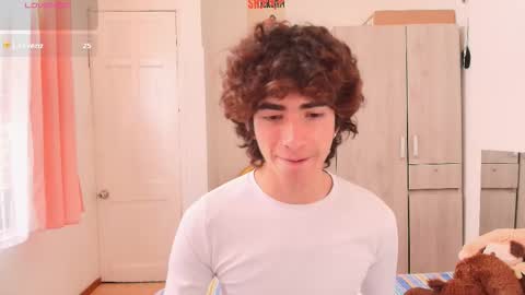 Snapshot of lucas_xo chatting on 11/26/25, 03:57 lucas_xo online show from 11/26/25, 03:57