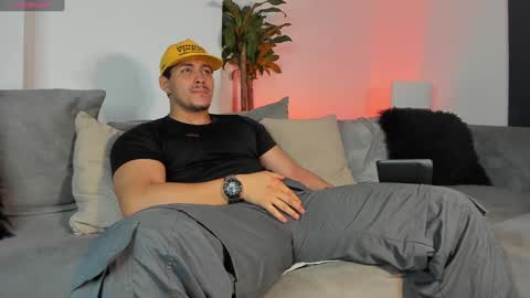 LUCA SANTOS online show from 02/01/25, 05:07