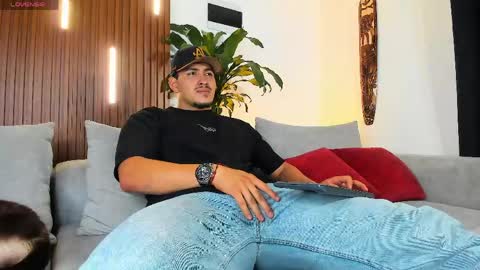 LUCA SANTOS online show from 03/31/26, 04:35