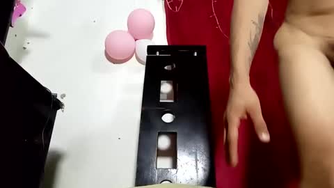 Snapshot of lucascastrohot chatting on 02/17/25, 06:37 Daniel online show from 02/17/25, 06:37