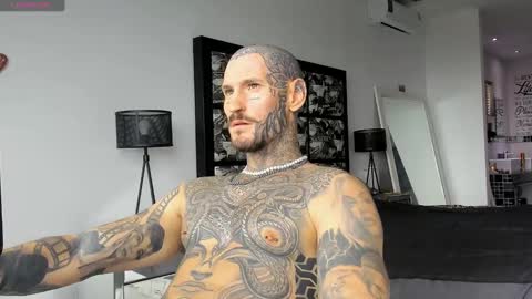 Snapshot of lucasexclusive chatting on 12/15/24, 05:13 lucasexclusive online show from 12/15/24, 05:13