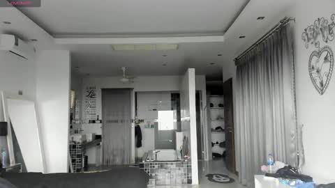 Snapshot of lucasexclusive chatting on 12/16/24, 05:17 lucasexclusive online show from 12/16/24, 05:17