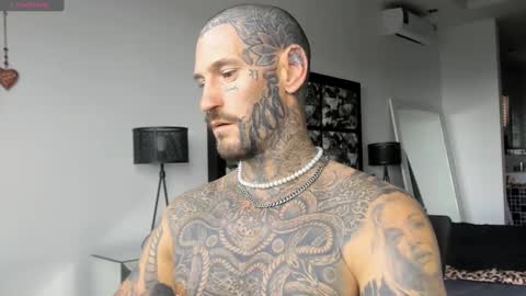 Snapshot of lucasexclusive chatting on 12/21/24, 07:45 lucasexclusive online show from 12/21/24, 07:45