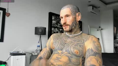 Snapshot of lucasexclusive chatting on 12/28/24, 05:33 lucasexclusive online show from 12/28/24, 05:33