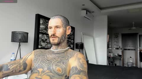 Snapshot of lucasexclusive chatting on 12/31/24, 04:27 lucasexclusive online show from 12/31/24, 04:27