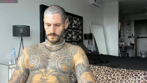 Snapshot of lucasexclusive chatting on 01/02/25, 05:14 lucasexclusive online show from 01/02/25, 05:14