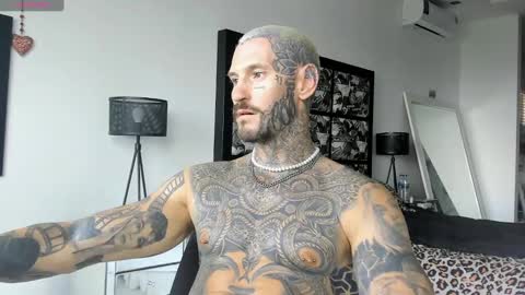 Snapshot of lucasexclusive chatting on 01/18/25, 08:41 lucasexclusive online show from 01/18/25, 08:41