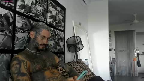 Snapshot of lucasexclusive chatting on 02/14/25, 06:45 lucasexclusive online show from 02/14/25, 06:45