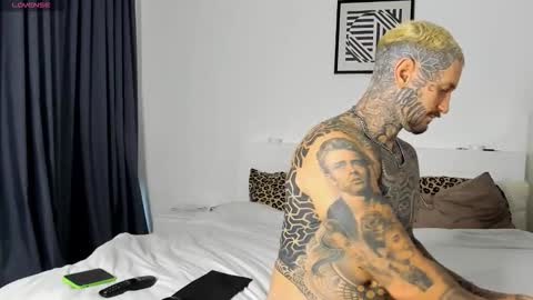 Snapshot of lucasexclusive chatting on 11/21/25, 04:44 lucasexclusive online show from 11/21/25, 04:44