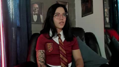   online show from 10/12/25, 08:08