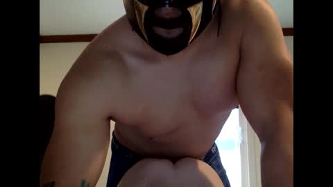 luchamuscles online show from 01/31/25, 07:51