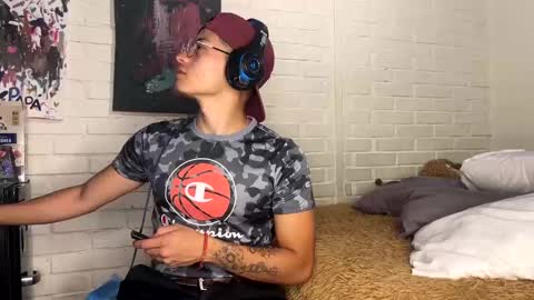 Snapshot of luchosaando chatting on 12/21/24, 03:14 Felipe online show from 12/21/24, 03:14