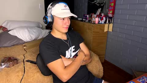 Snapshot of luchosaando chatting on 12/22/24, 12:39 Felipe online show from 12/22/24, 12:39