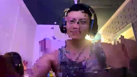 Snapshot of luchosaando chatting on 12/23/24, 03:07 Felipe online show from 12/23/24, 03:07