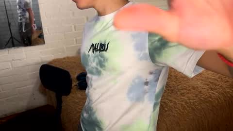 Snapshot of luchosaando chatting on 01/07/25, 05:33 Felipe online show from 01/07/25, 05:33