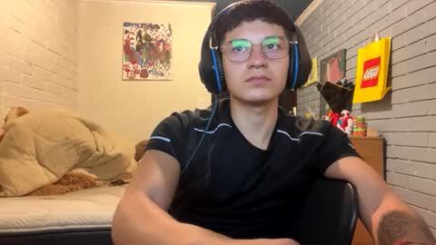 Snapshot of luchosaando chatting on 01/18/25, 03:53 Felipe online show from 01/18/25, 03:53