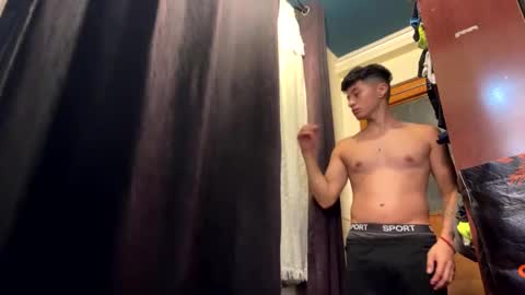 Snapshot of luchosaando chatting on 02/25/25, 03:09 Felipe online show from 02/25/25, 03:09