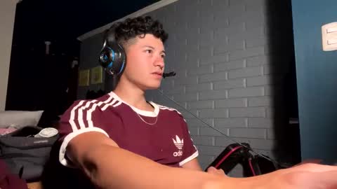 Snapshot of luchosaando chatting on 03/03/25, 04:58 Felipe online show from 03/03/25, 04:58